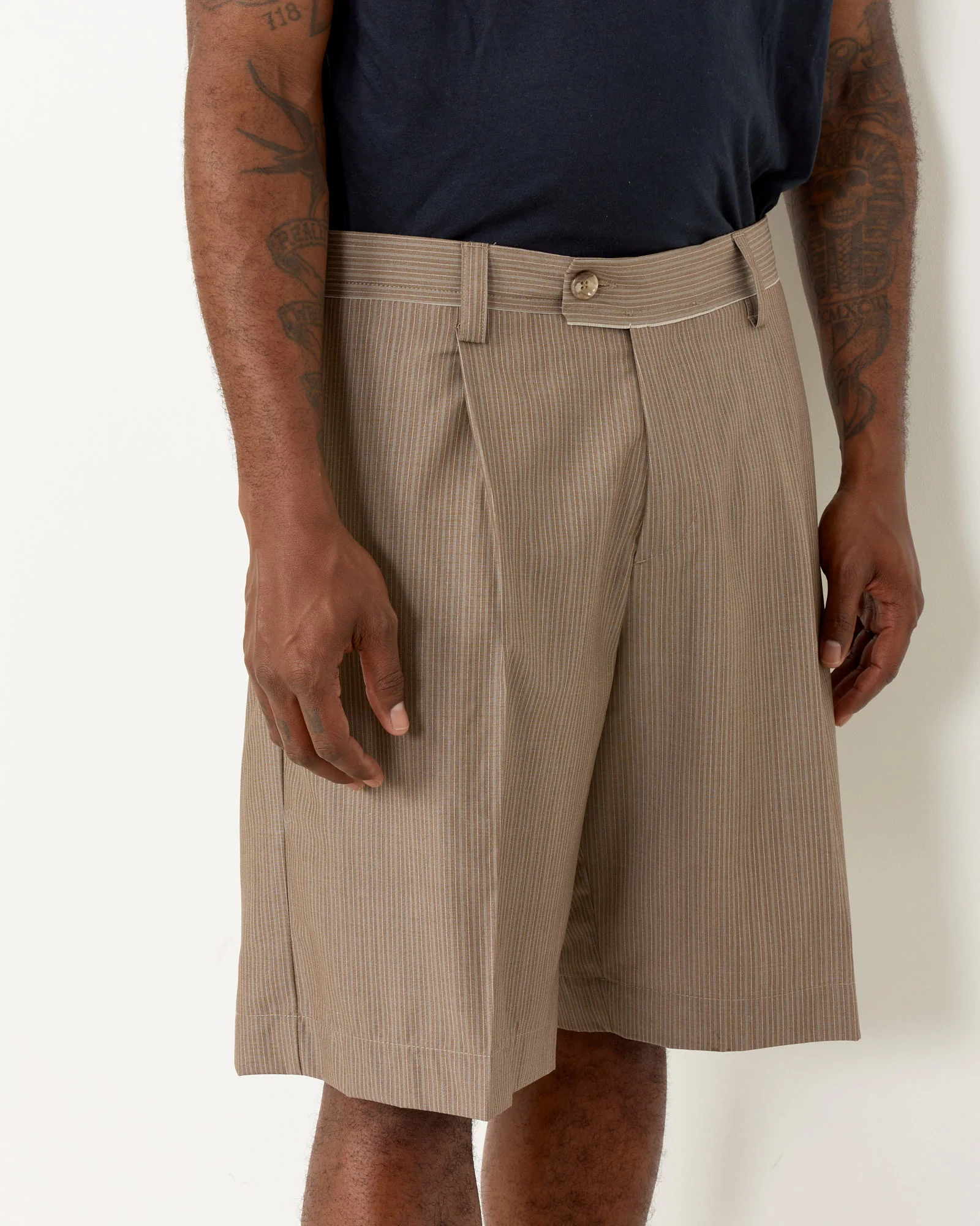 Classic Shorts in Taupe Grey - Image 3