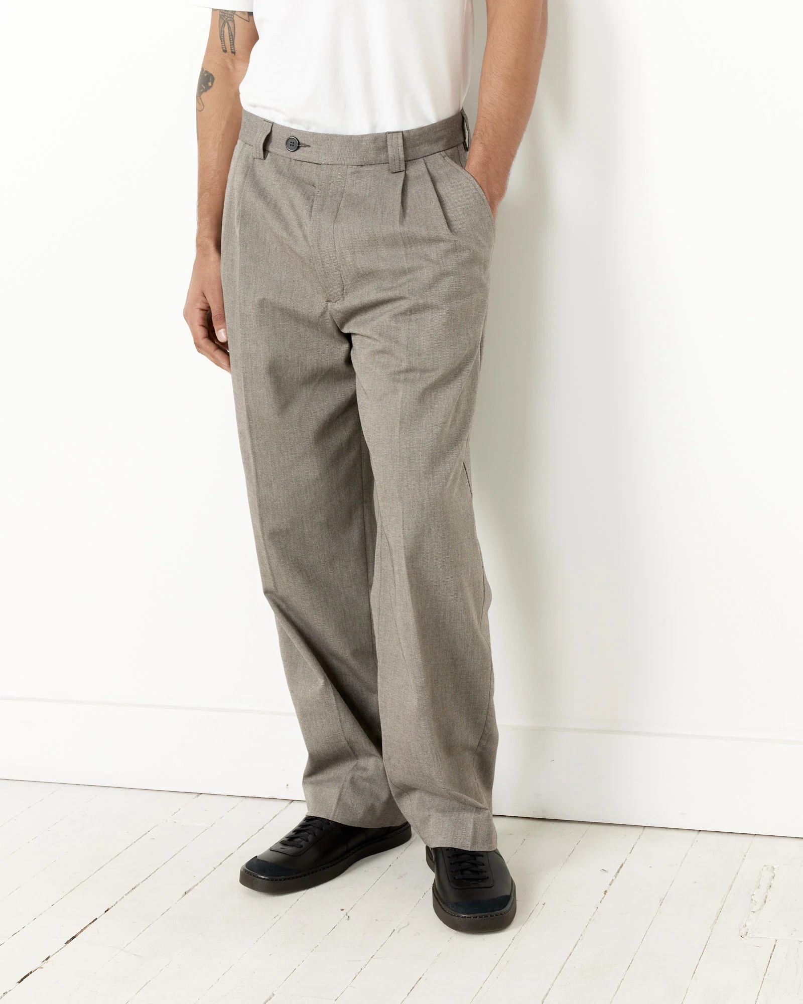 Classic Trouser in Nutmeg - Image 2