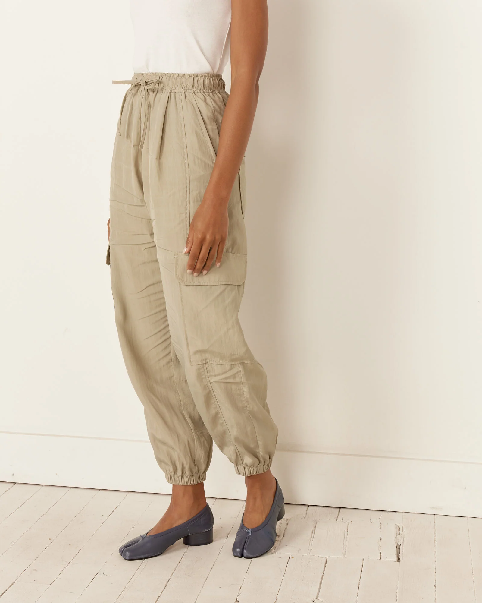 Lightweight Cargo Pant in Mint - Image 3