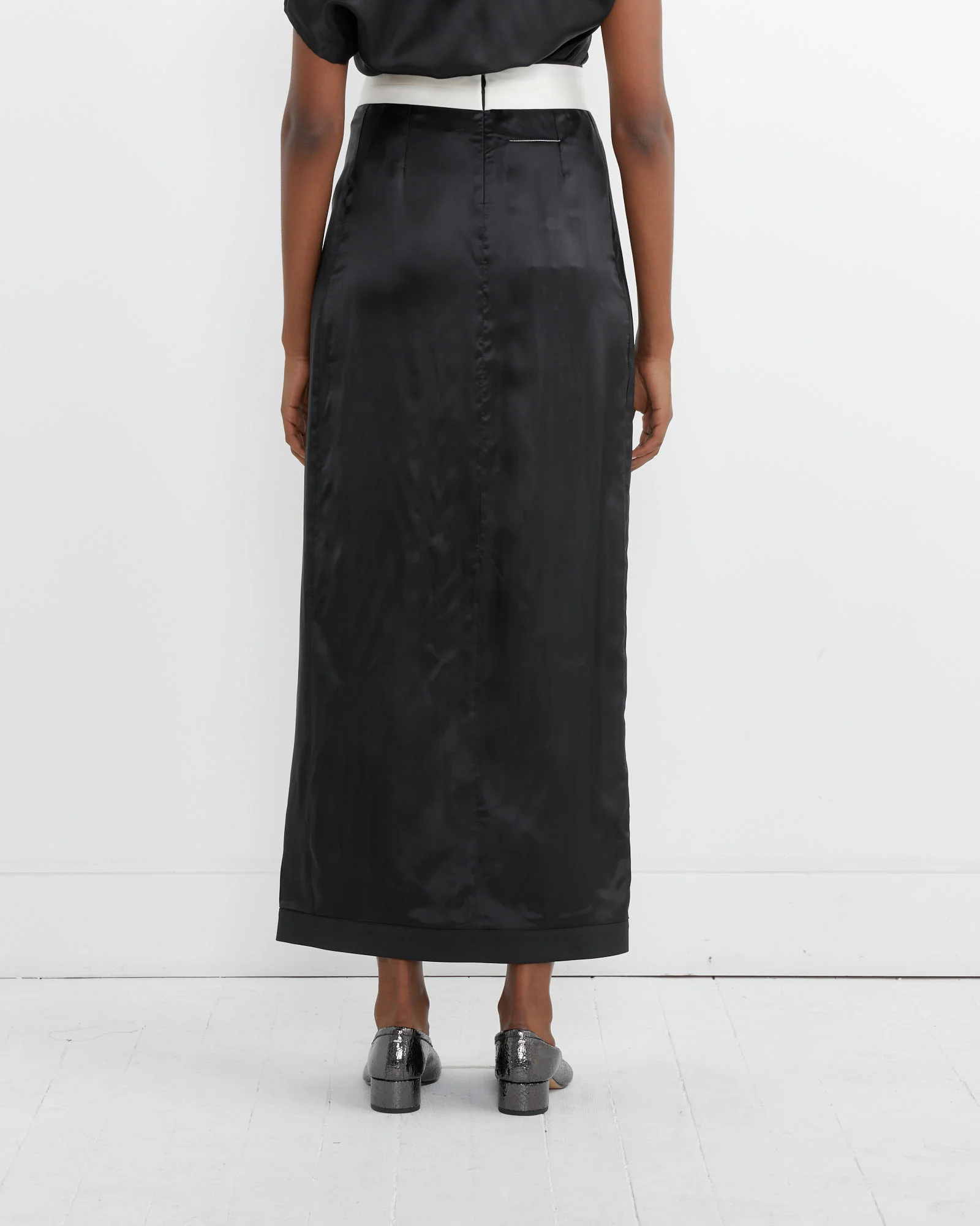Long Skirt in Black - Image 4
