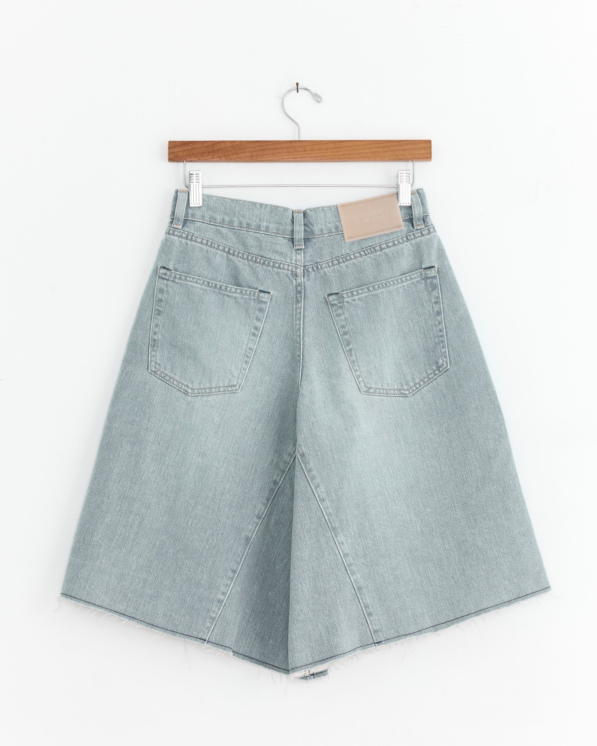 Midi Short in Pale Coast Wash - Image 3