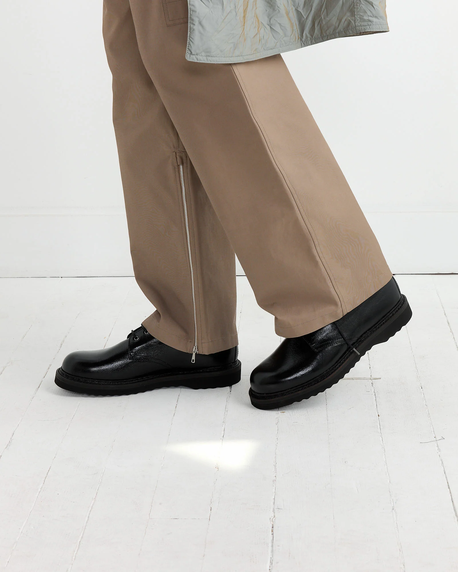 Trampler Cracked Patent Shoe in Black - Image 4