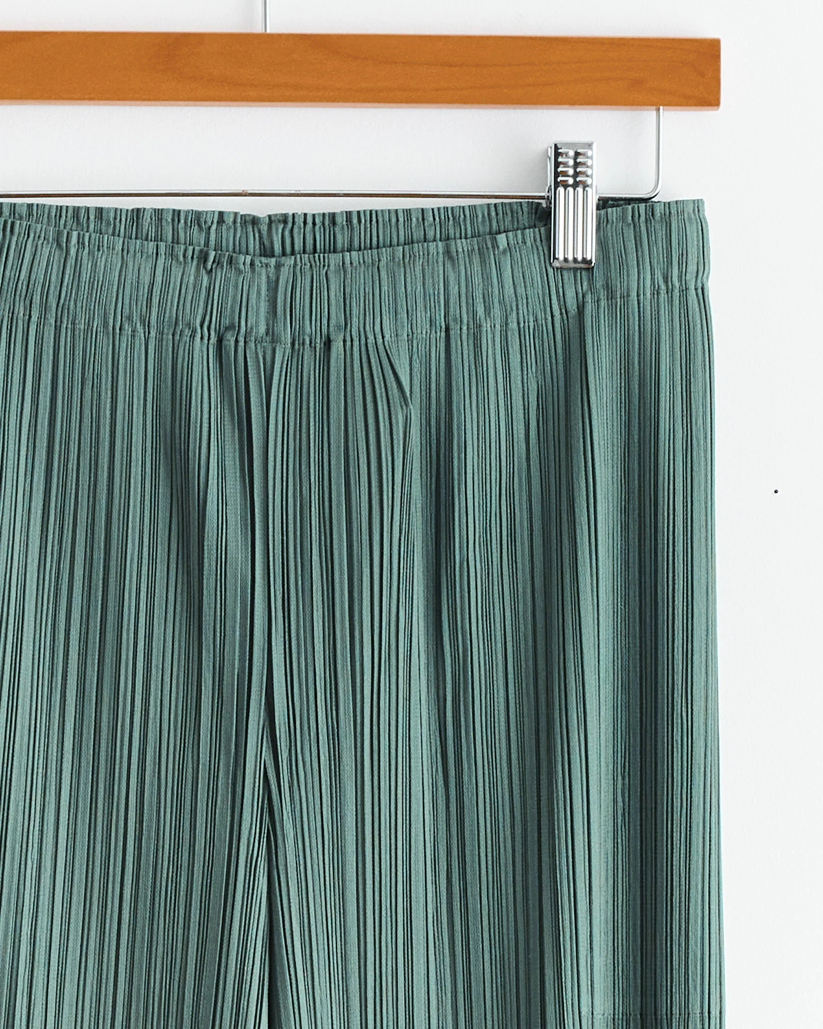 Monthly Colors June Pant in Moss Green - Image 2