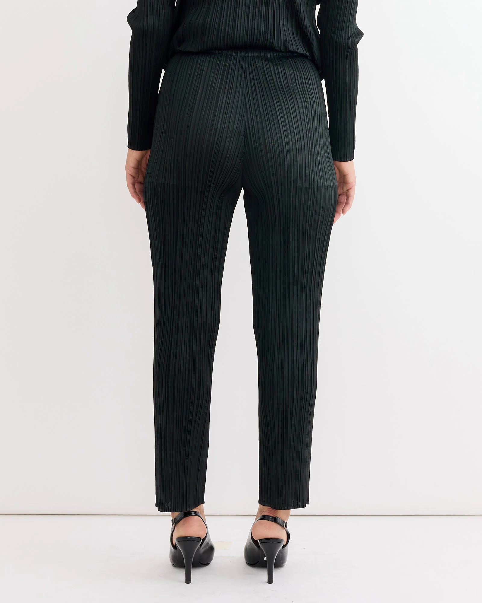 Basics Pant in Black - Image 3