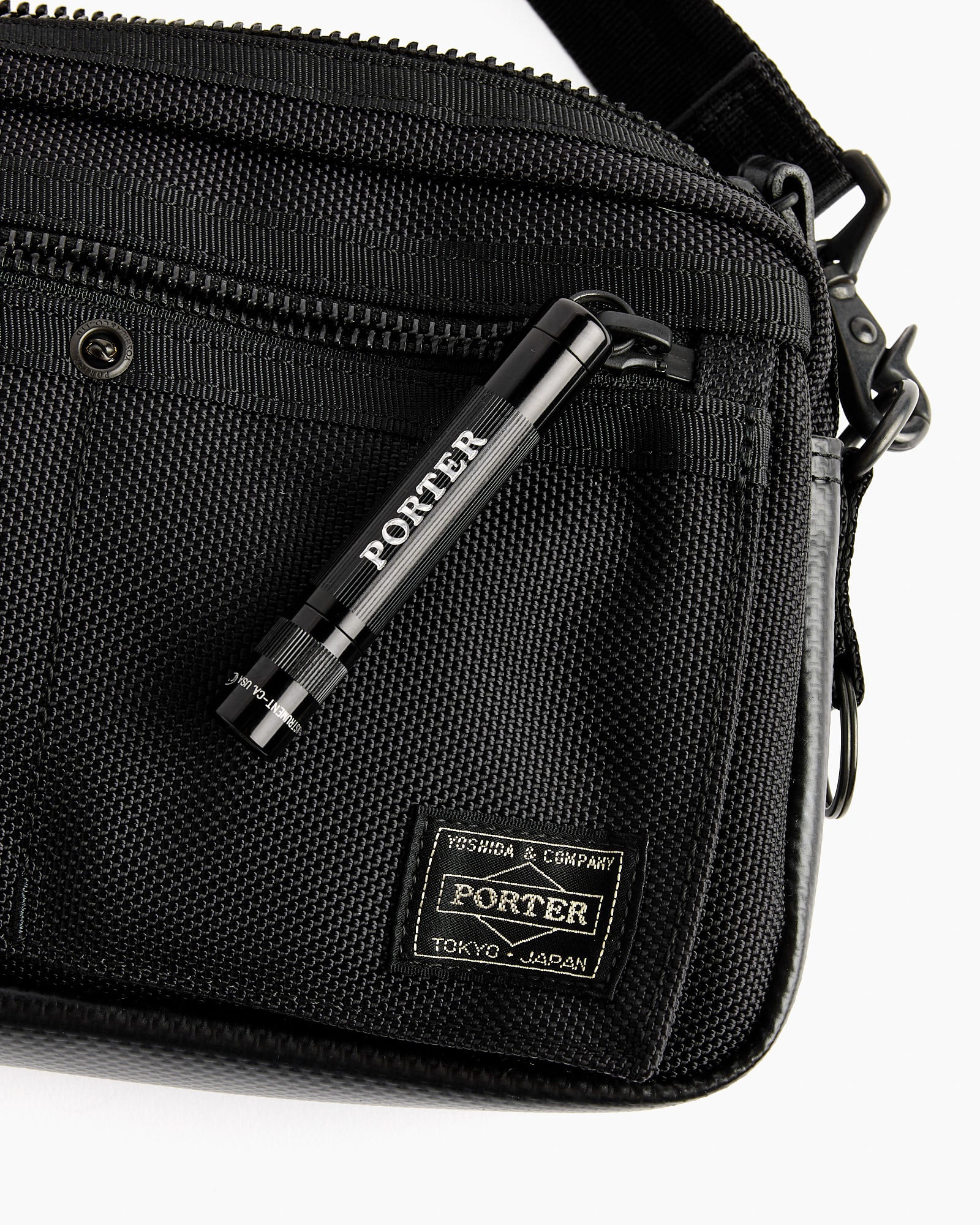Heat Shoulder Bag in Black - Image 2