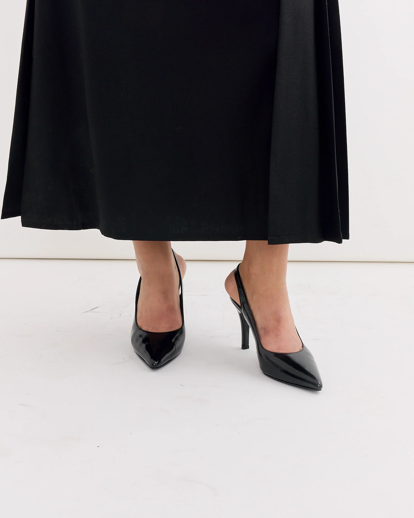 Cheke Sling Back Heel in Black - Image 2