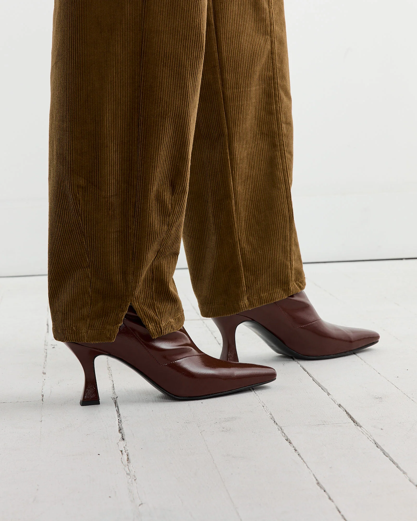 Oberlin Pant in Tapenade - Image 3