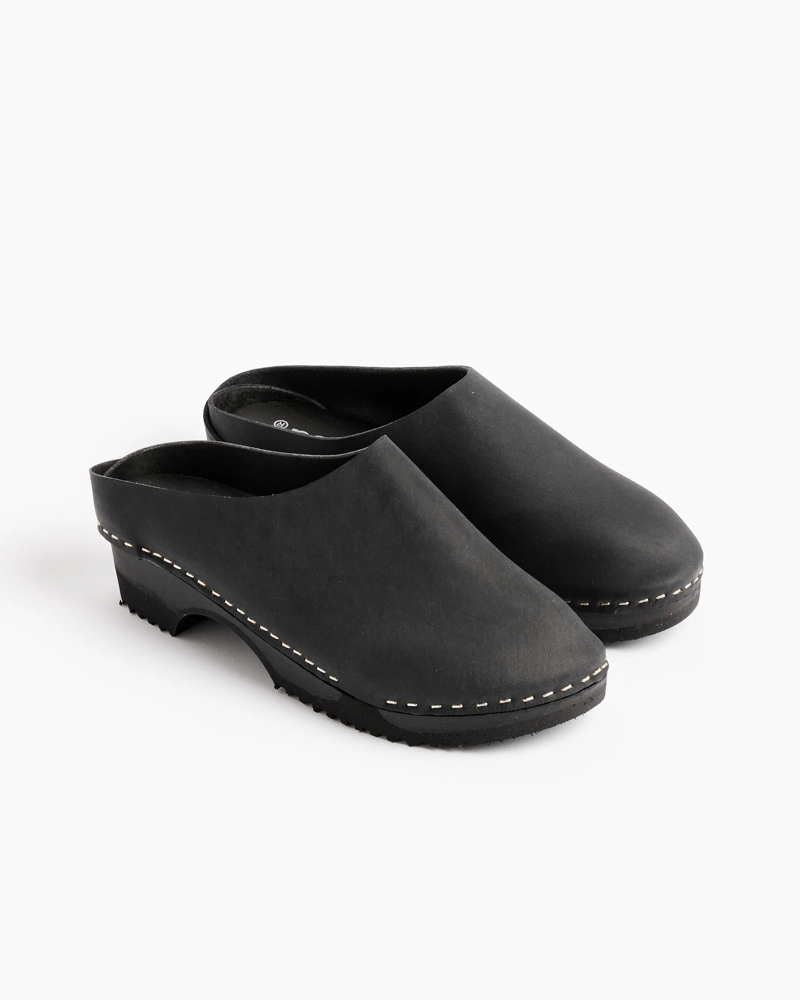 Leo Clog in Black - Image 3