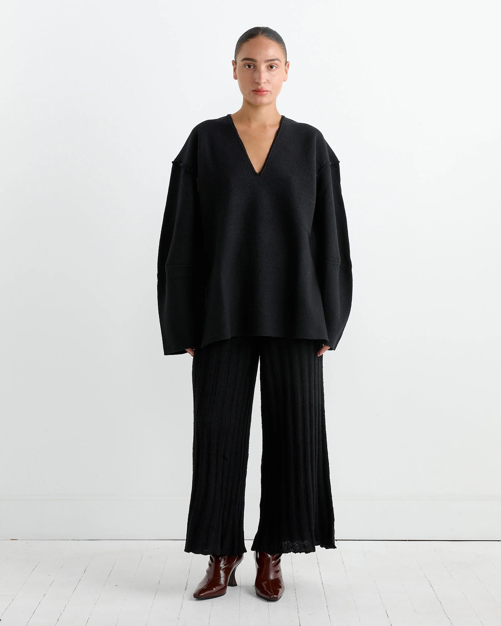 Henshin Sweater in Black - Image 2