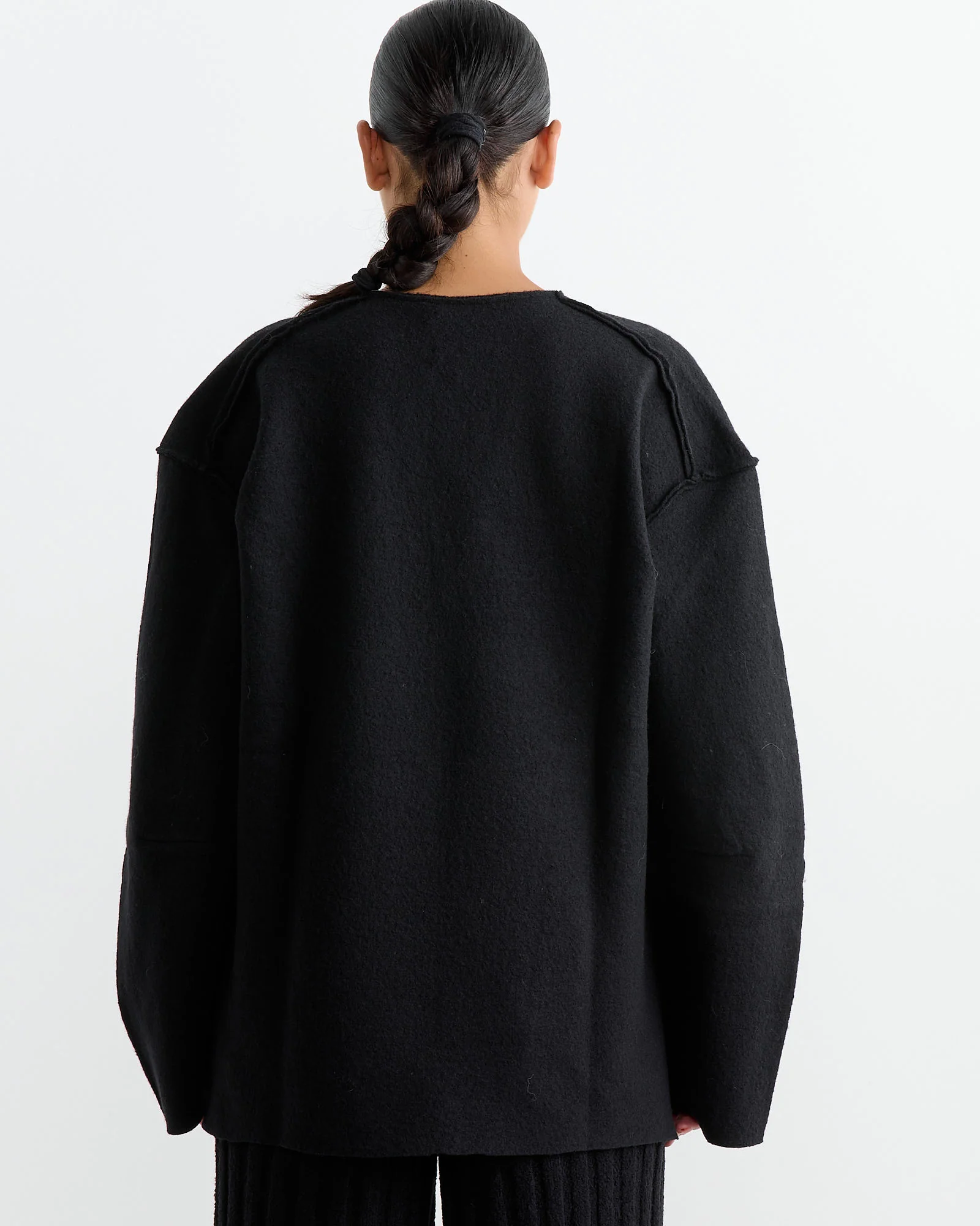 Henshin Sweater in Black - Image 4