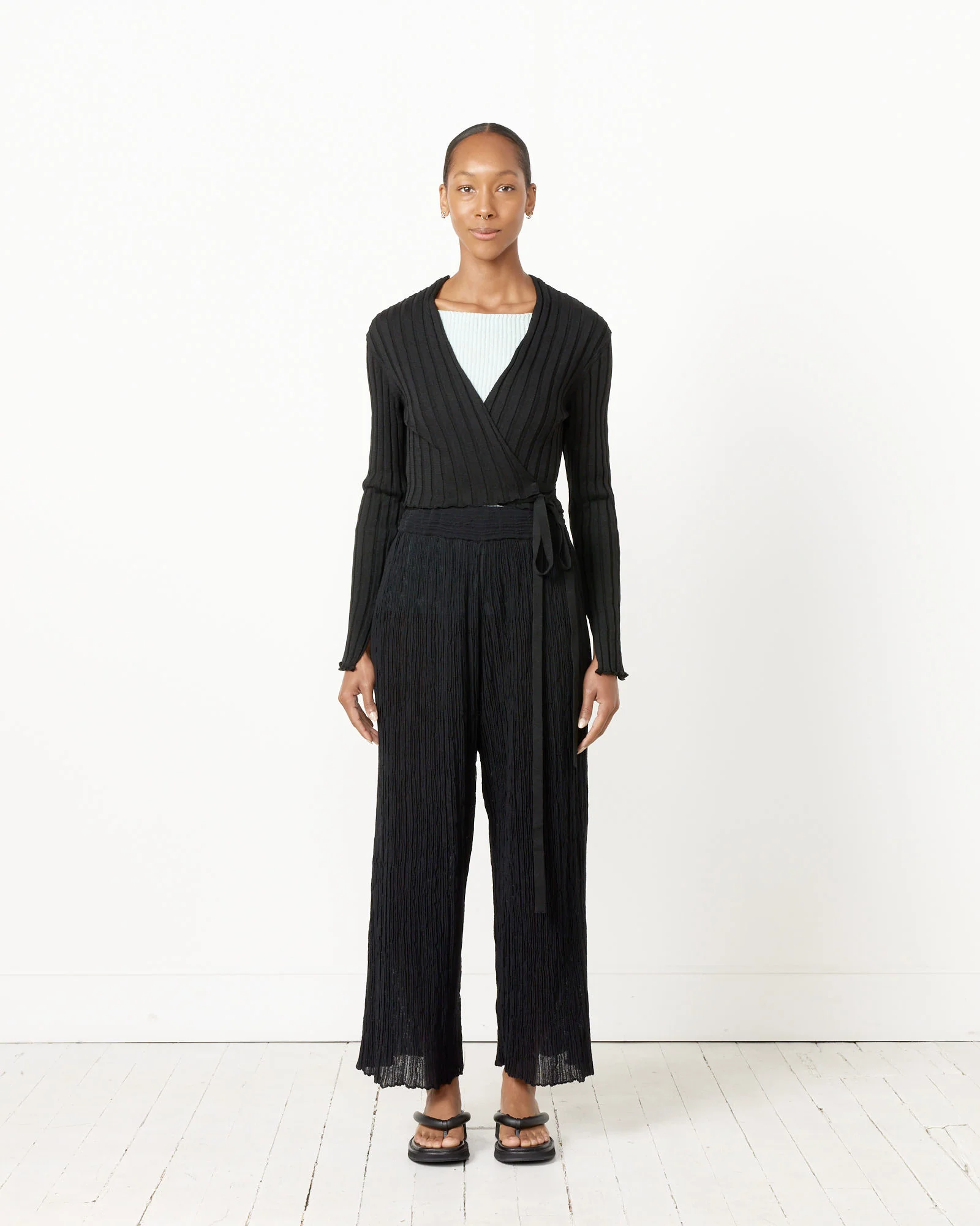 Hoyo Cardigan in Black - Image 2