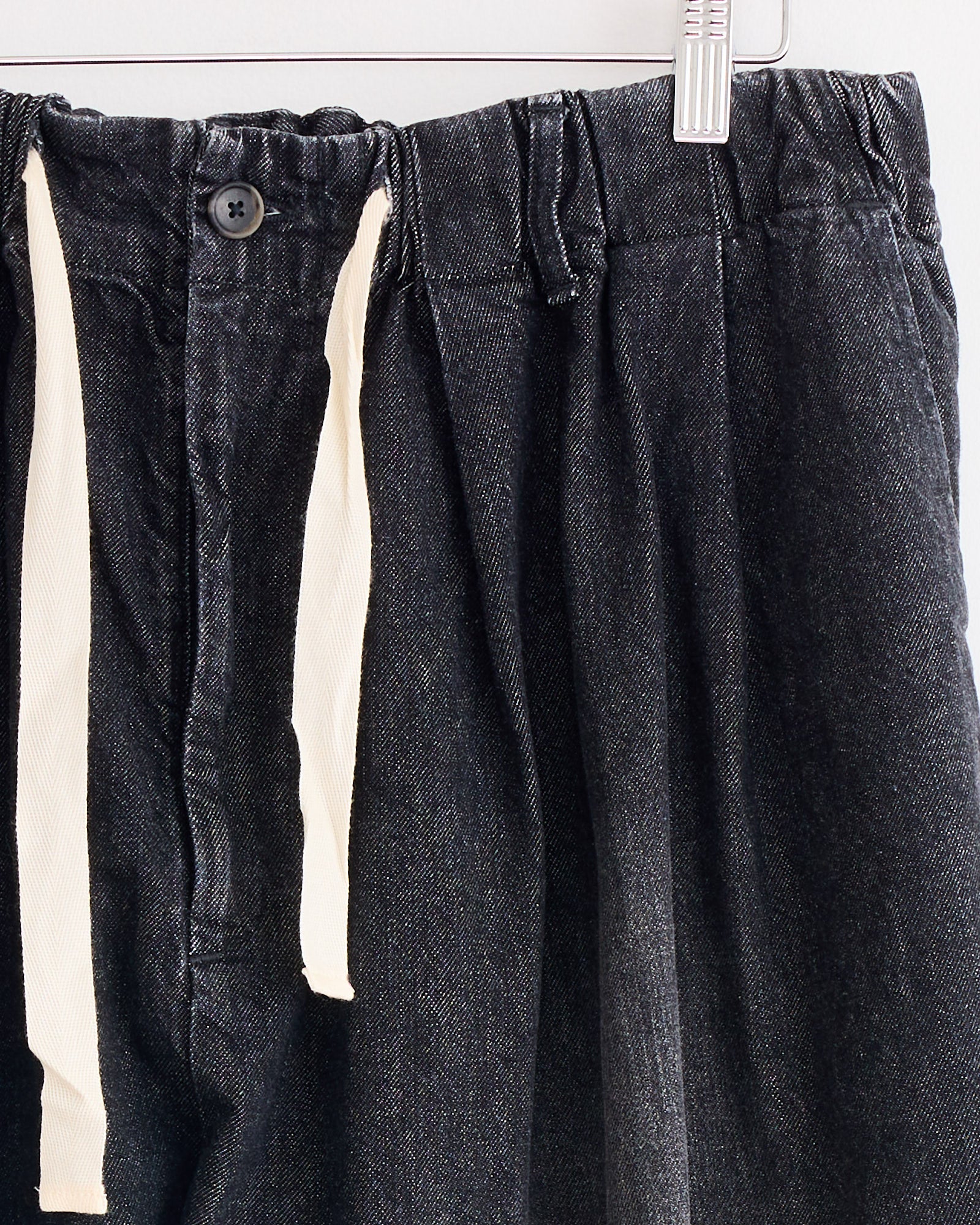 Baggy Trouser Black in Denim Damaged - Image 2