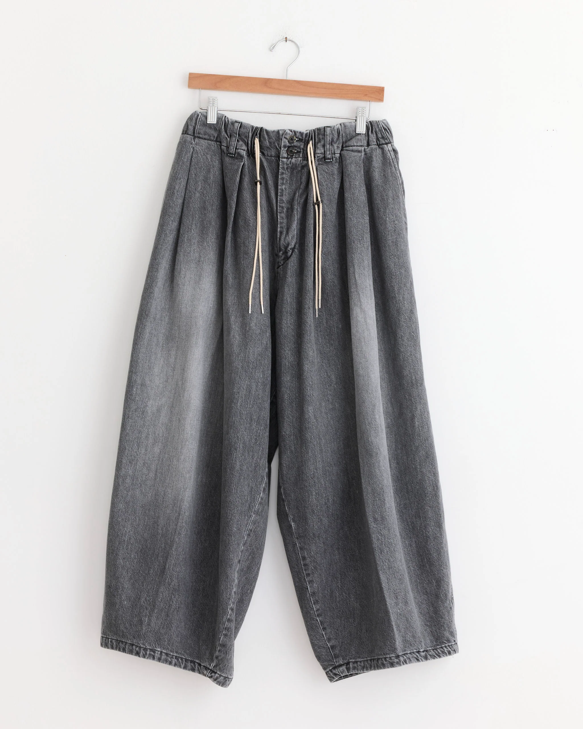Circular Pant in Black Denim Bleached