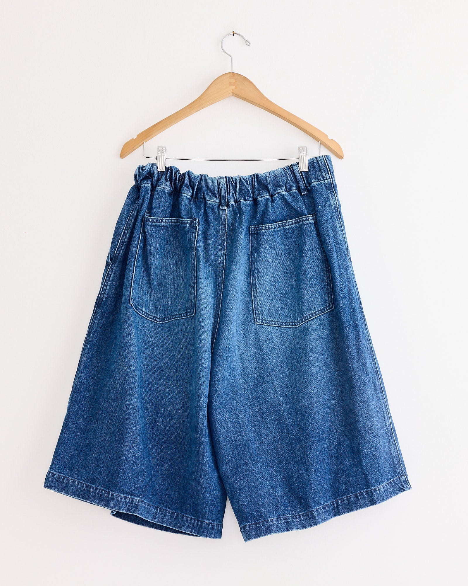 Circular Short Pant Blue in Denim Damaged - Image 3
