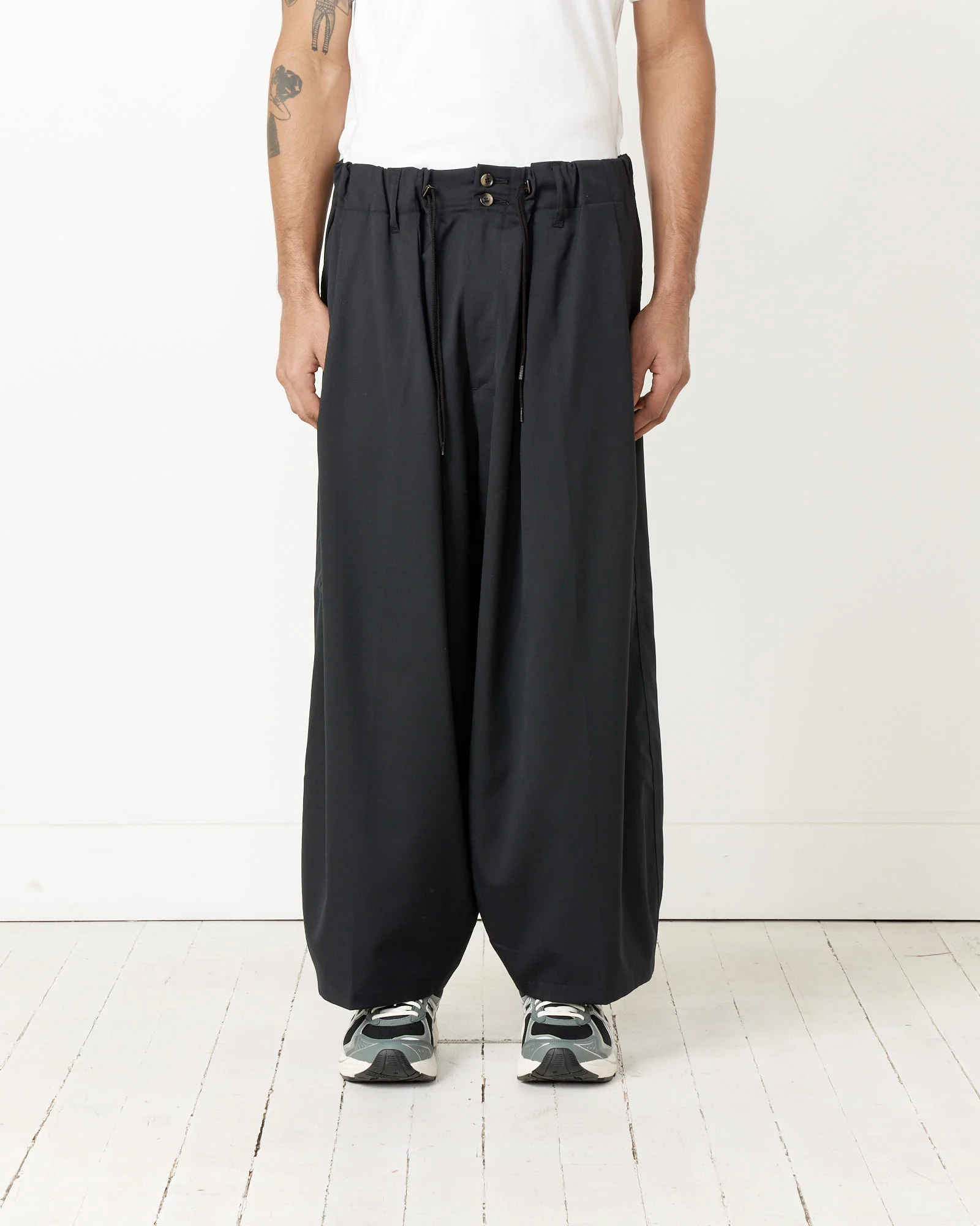Circular Pant in Black
