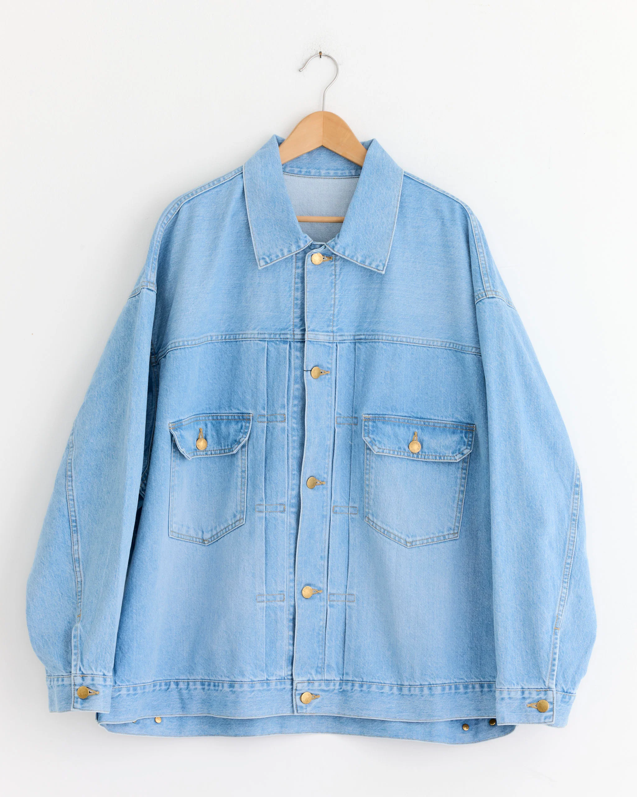 Trucker Jacket in Denim Bleached