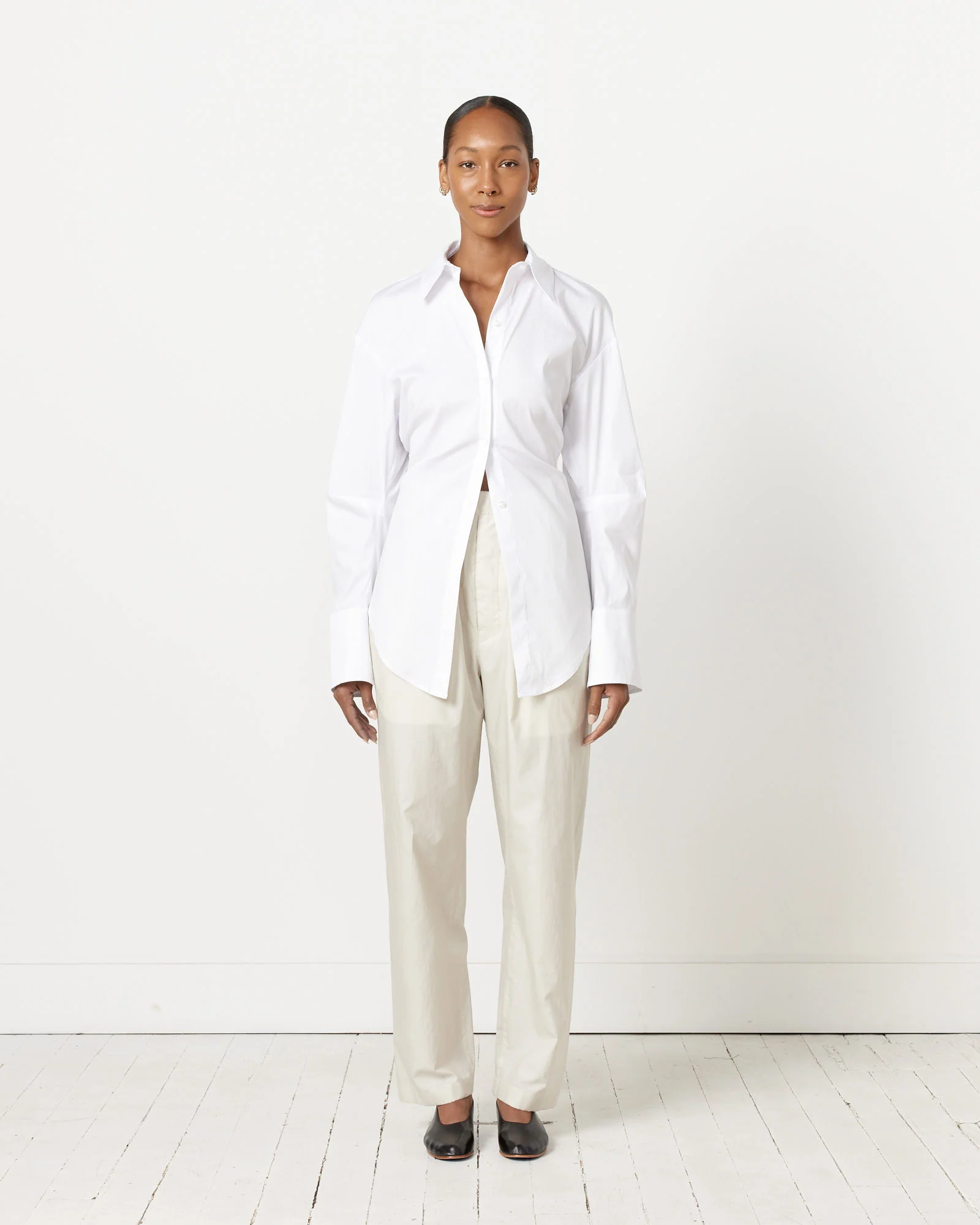 Loch Poplin Button Up Shirt in Macadamia - Image 3