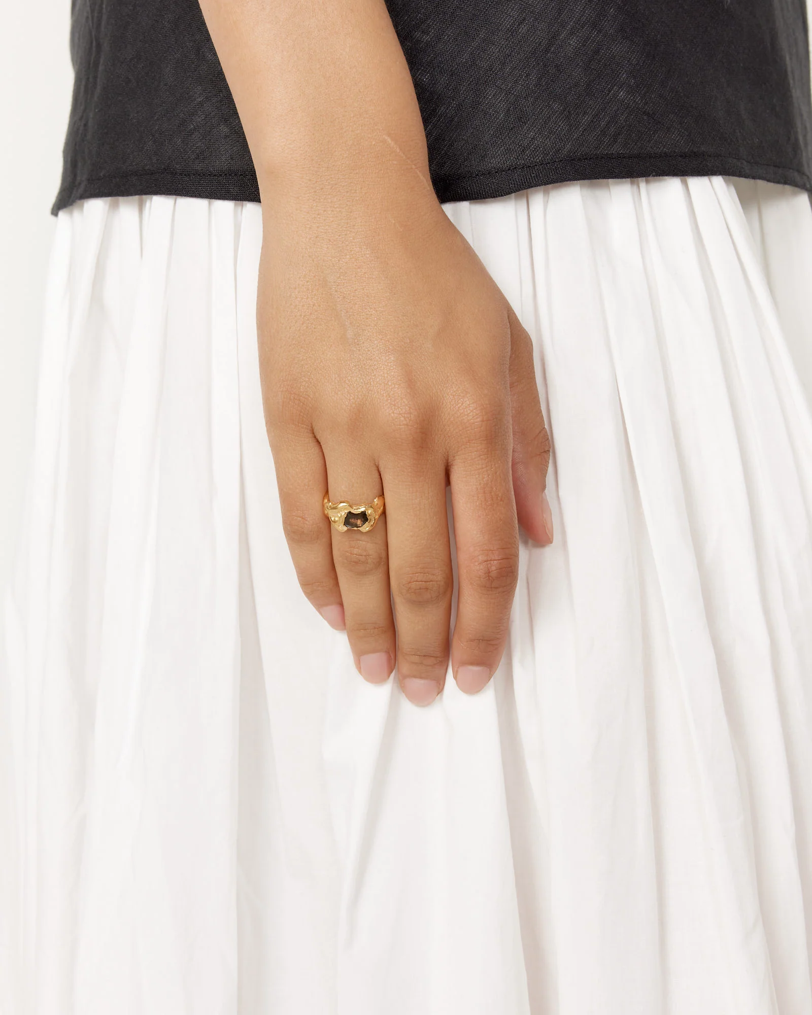 Ola Ring in Gold Plated/Brown - Image 4
