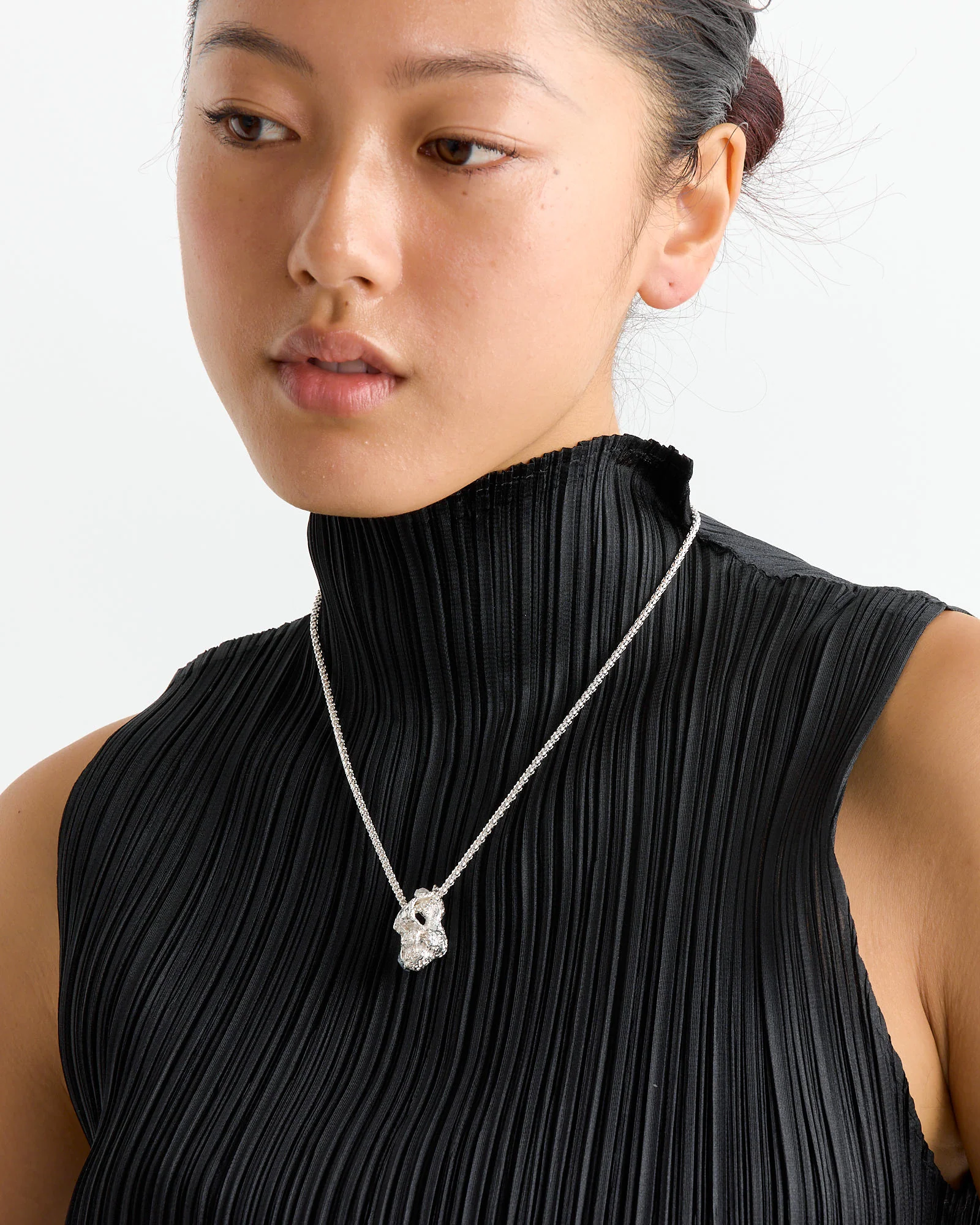 Una Caracola Bolas Necklace in Silver - Image 2