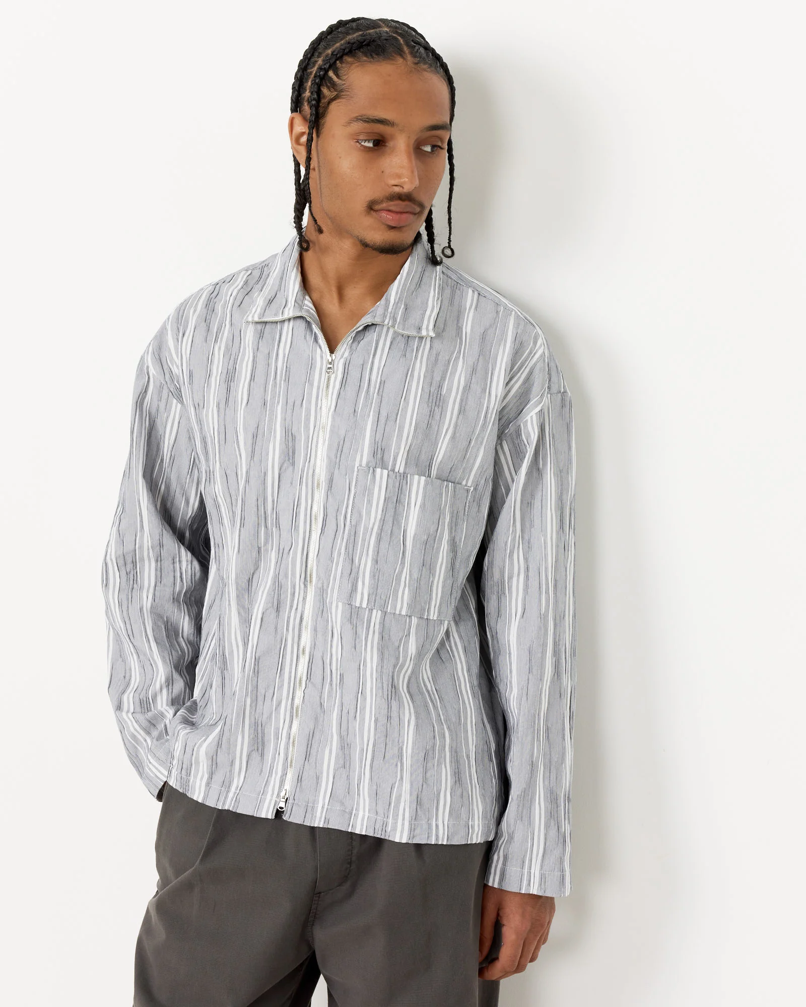 Enzo Shirt Wrinkle Stripe in Grey - Image 3