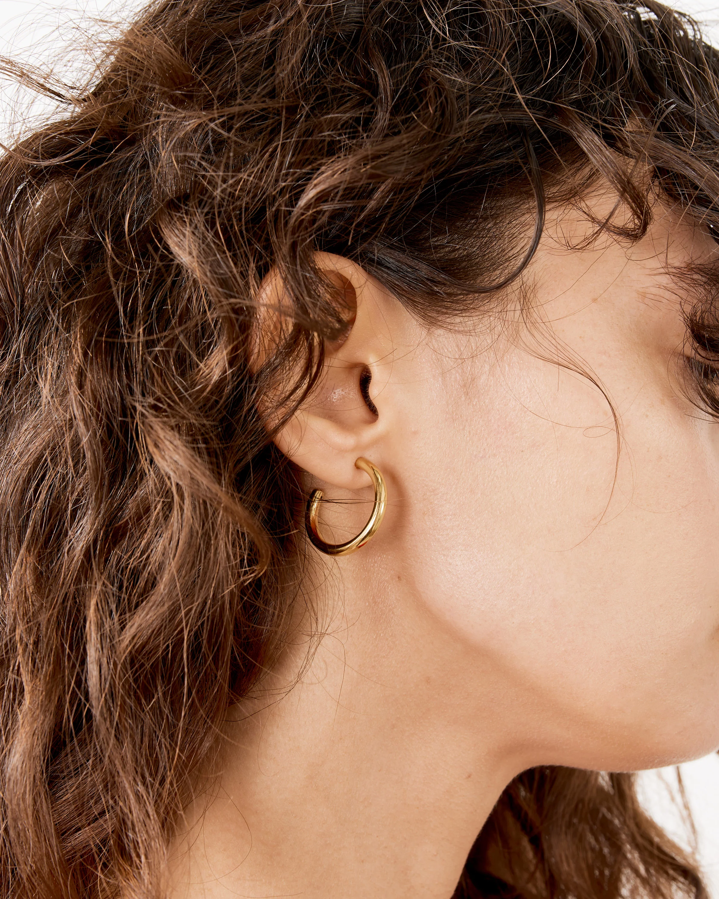 Petite Clara Hoops in 18K Gold Vermeil - Image 2