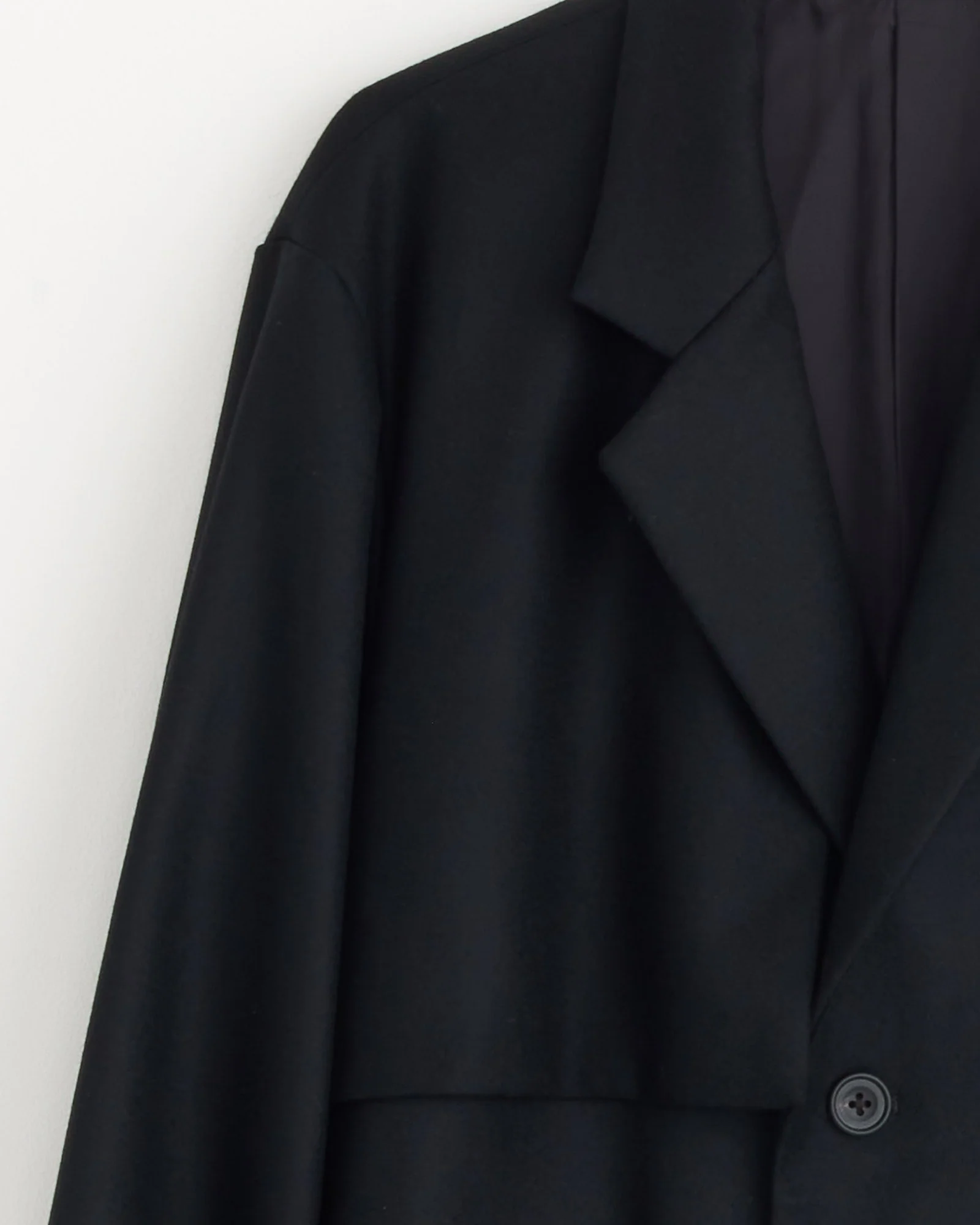 1211 Coat in Black - Image 2