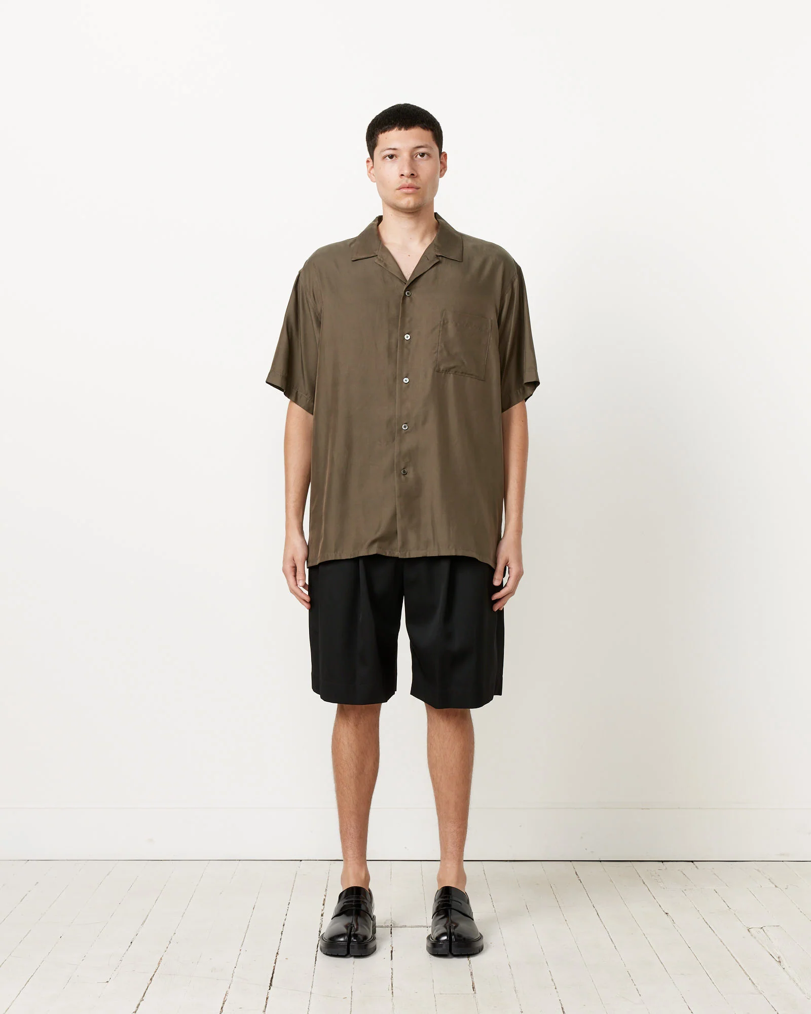 St. 834 Shirt in Grey Khaki - Image 2