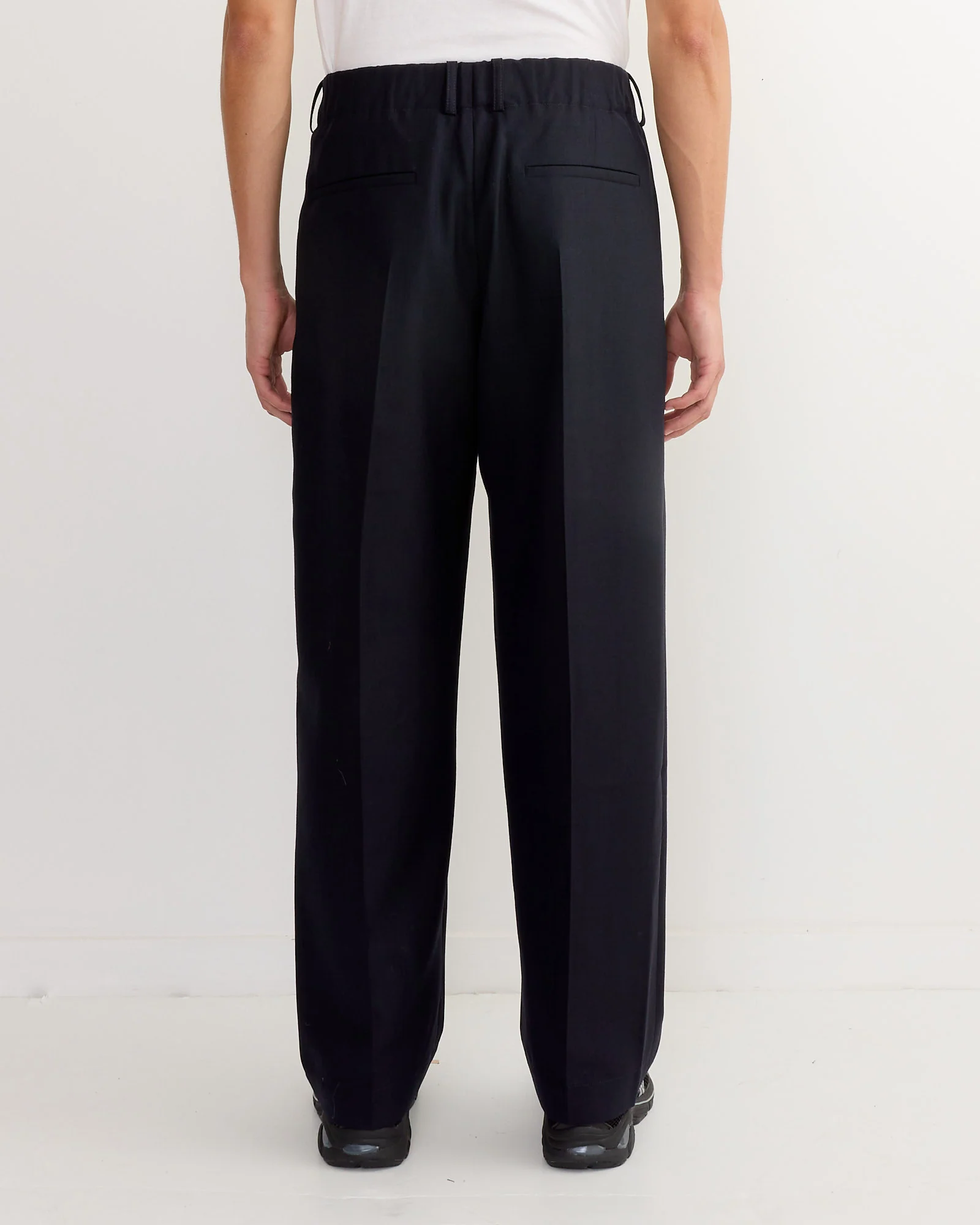 Noam Pant in Darkest Navy - Image 2