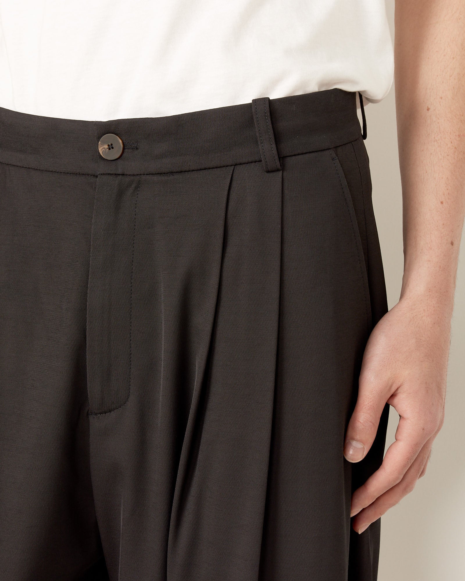 Nemo Pant in Asphalt - Image 2