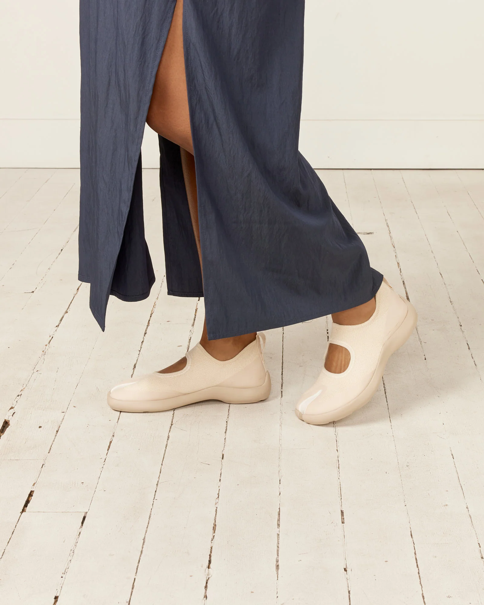 Sandal in Off White - Image 4