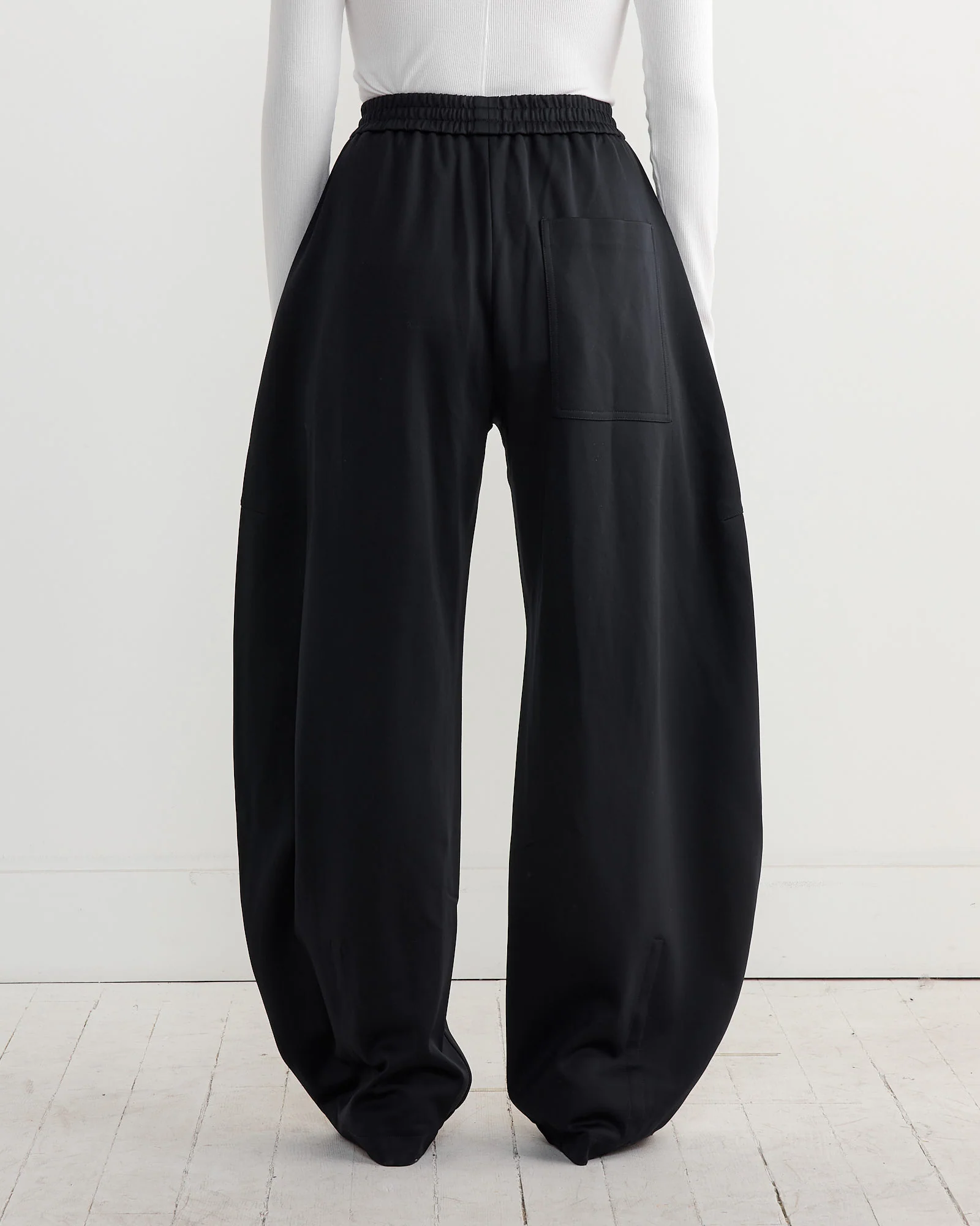 Active Knit Winslow Pant in Navy - Image 4