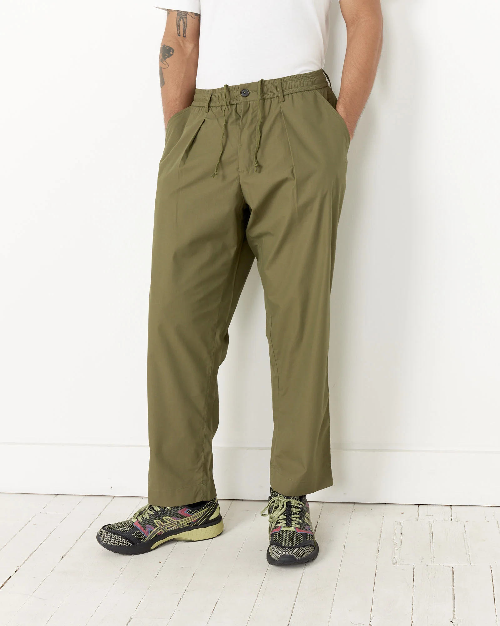 Oxford Pant in Olive - Image 2
