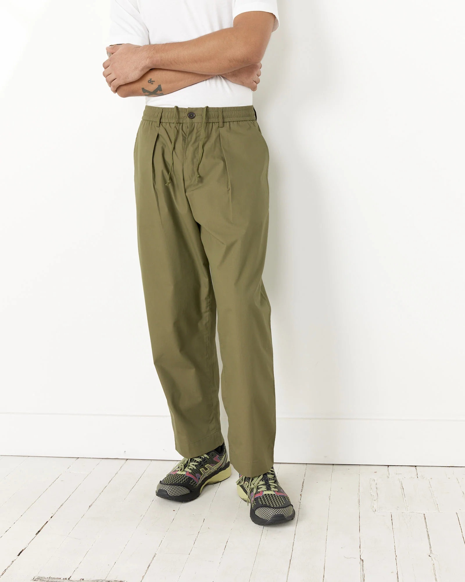 Oxford Pant in Olive - Image 3