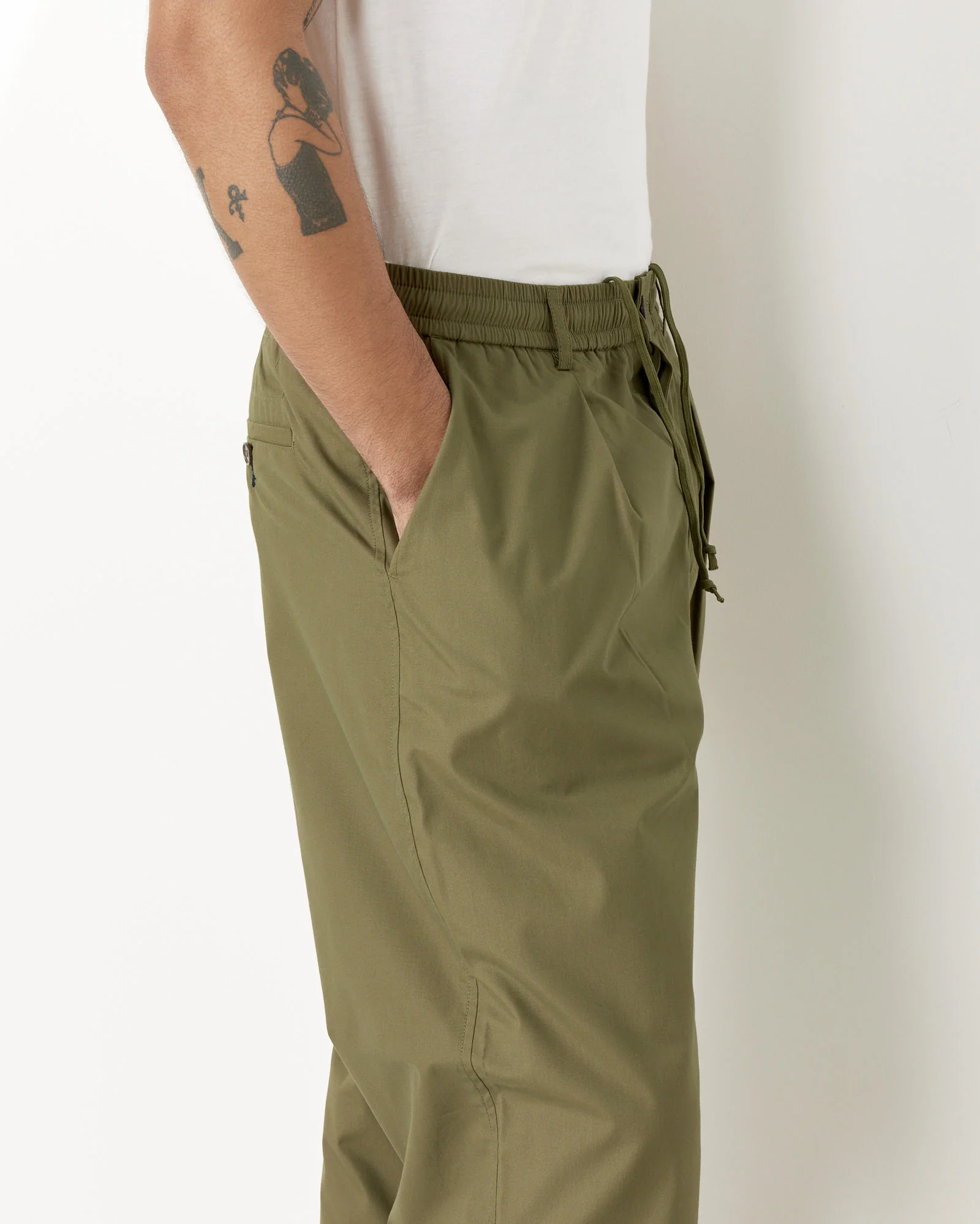 Oxford Pant in Olive - Image 4